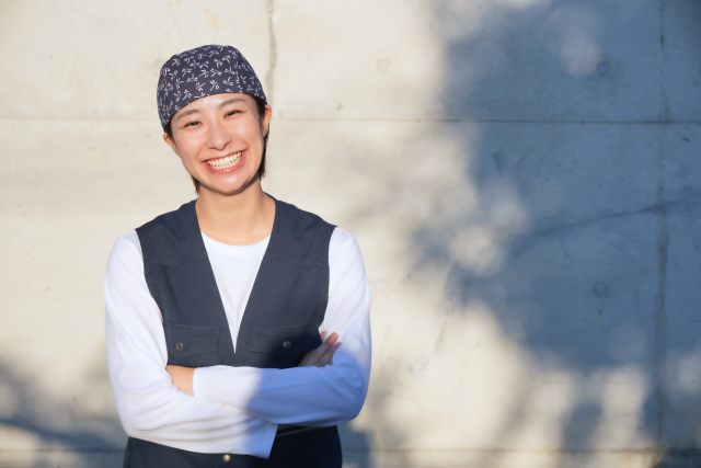 手ぬぐいをターバンに巻いた夏のヘアスタイル